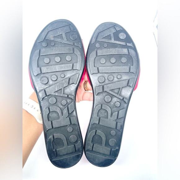 Prada Fuschia Pink  Patent Leather Logo Bow Slide Sandal flat EU 39 - Picture 5 of 9